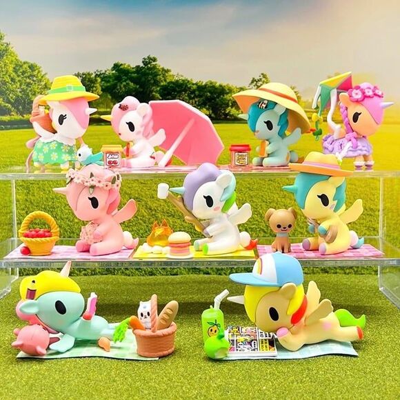 tokidoki Campfire Cutie Unicorno from Picnic Party Unicorno Series - Picture 2 of 2
